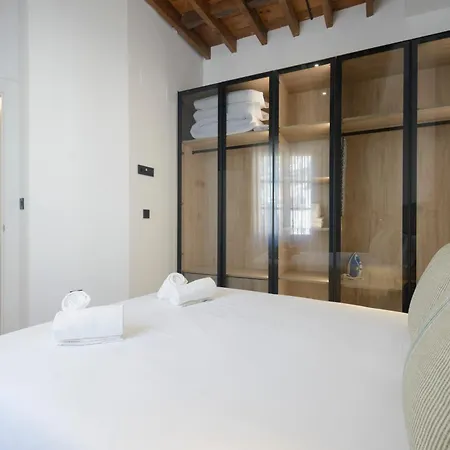Escolastica Centro Aparthotel 3*