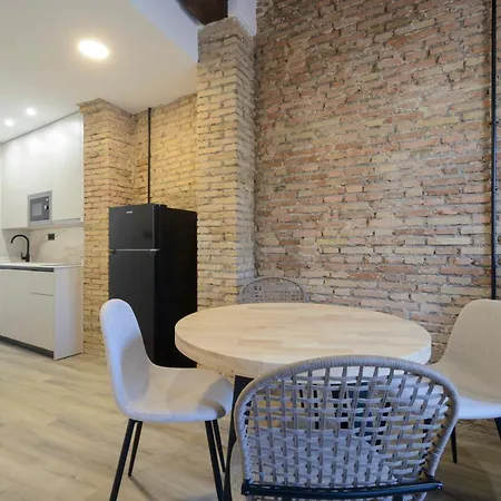 Escolastica Centro Aparthotel 3*