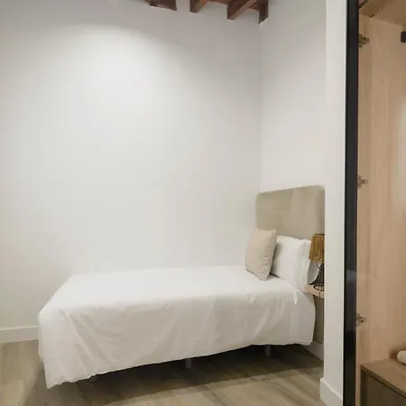 Escolastica Centro Aparthotel 3*
