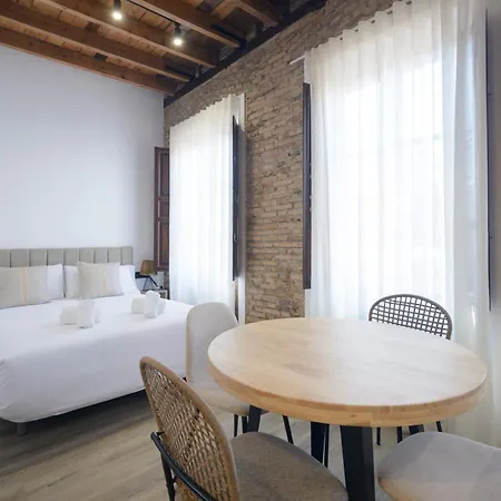 Aparthotel Escolastica Centro 3*