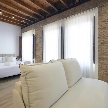 Aparthotel Escolastica Centro 3*