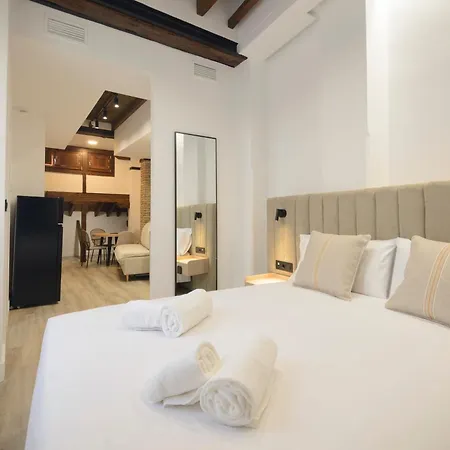 Aparthotel Escolastica Centro 3*