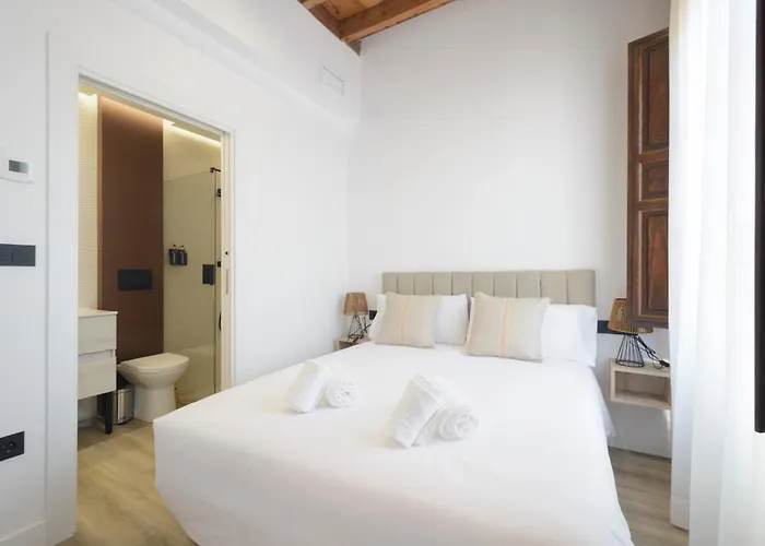 Escolastica Centro Aparthotel