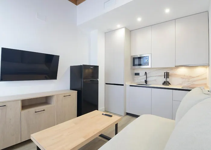 Aparthotel Escolastica Centro 3*