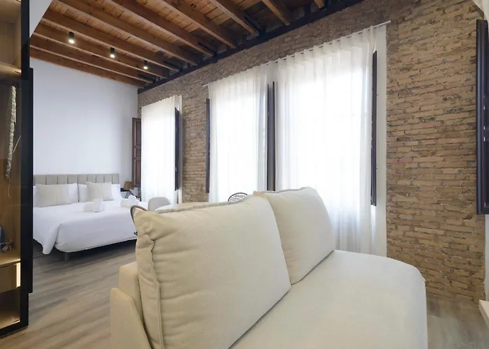 Aparthotel Escolastica Centro 3*