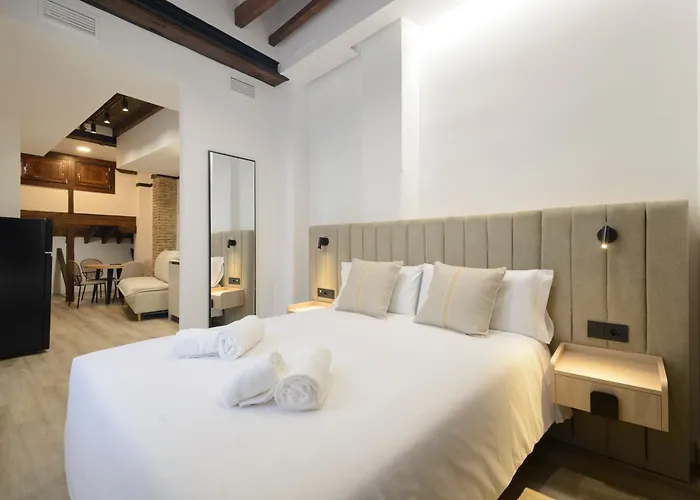 Aparthotel Escolastica Centro 3*