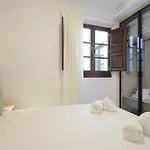 Escolástica Centro 3*