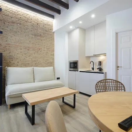 アパートホテル Escolastica Centro